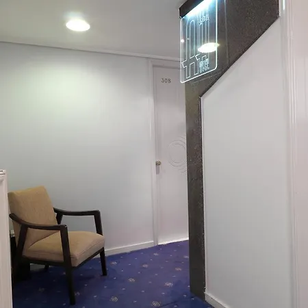 Hotel Alex 2*