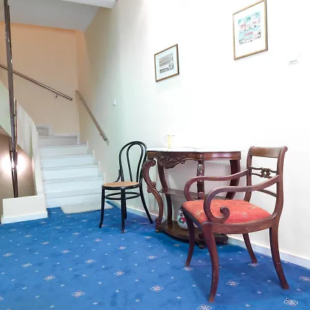 Alex Hotel 2*