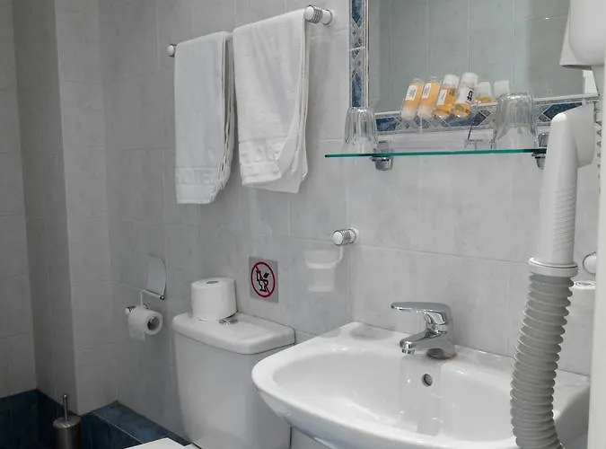 艾历克斯酒店 2*